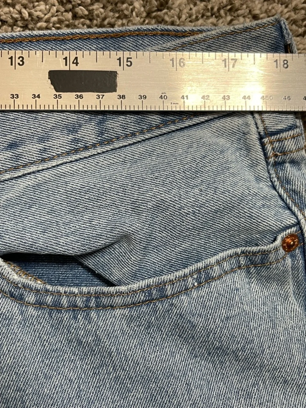 Levi's 550 Relaxed Fit Light Stonewash Denim Jeans Size 36x30 Casual Dad Jeans